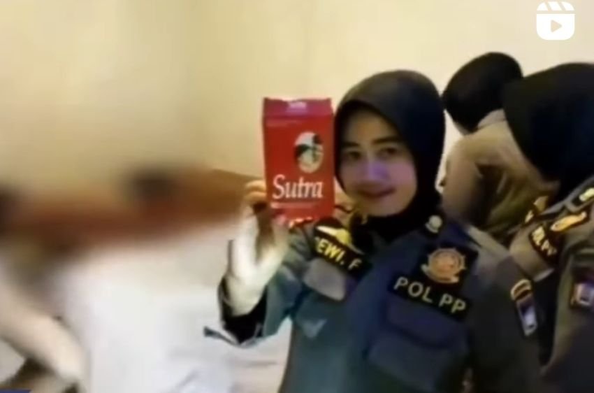 Video Detik-Detik Penggerebekan Penginapan di Padang