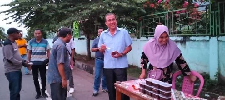 Bupati Flotim dan Bupati Sikka Berburu Takjil di Ekasapta