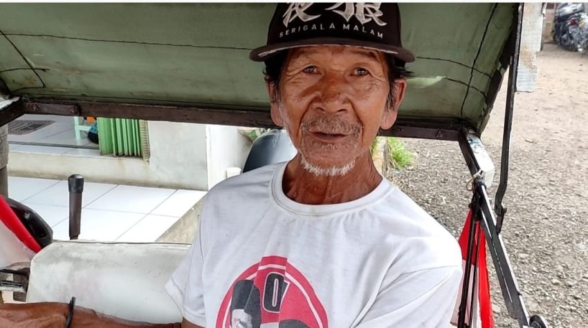Penarik Becak Keluhkan Menurunnya Penghasilan Saat Lebaran Tahun ini
