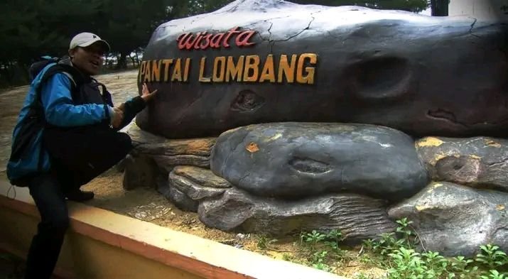 Pantai Lombang Sumenep Dipadati Ribuan Pengunjung