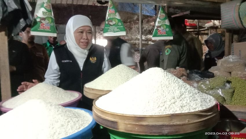 Gubernur Jatim Berikan Zakat Produktif ke Kabupaten Sampang