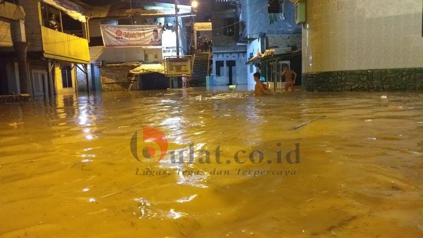 Banjir Bandang di Sembahe, Warga Pinggiran Sungai Deli Siap Siaga