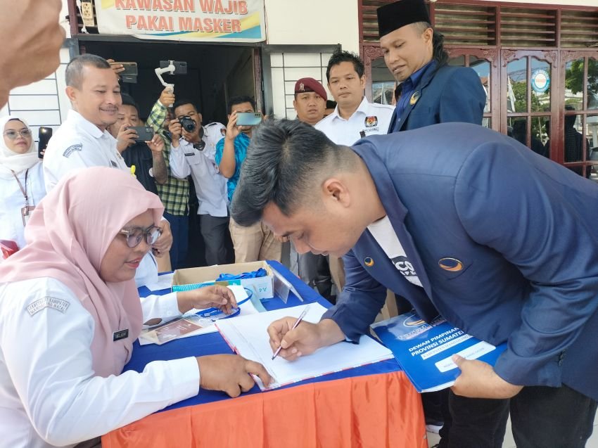 Jadi Partai Pertama, Nasdem Madina Daftarkan Bacaleg ke KPU