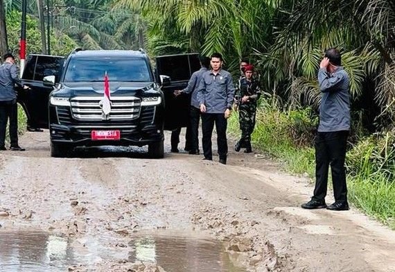 Jokowi Siapkan Anggaran Rp800 Miliar Untuk Jalan di Sumut