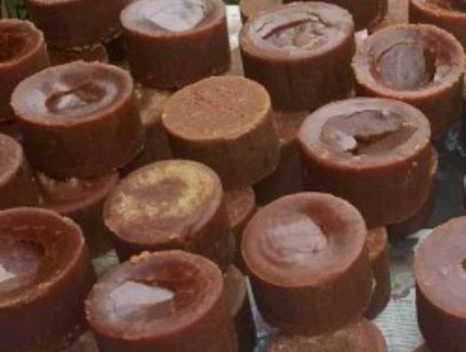 Pemalang Minim Pembuat Gula Aren Mendelem