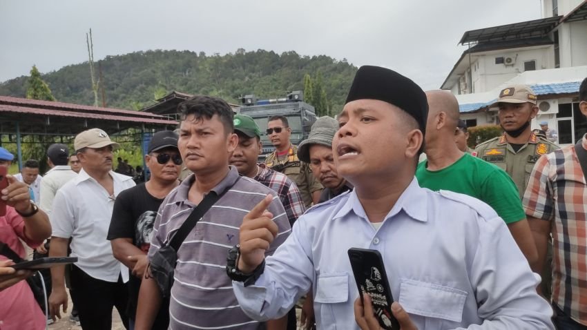 35 Anggota DPRD Tapteng Tidak Berada di Kantor?