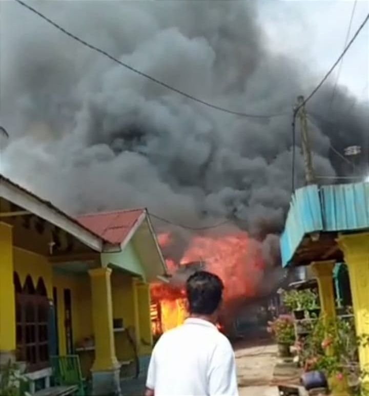 Satu Unit Rumah Semi Permanen di Tanjung Langkat Ludes Terbakar