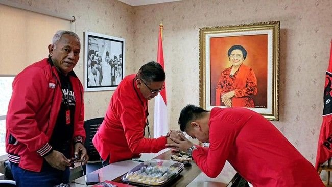Gibran Rakabuming Sungkem ke Sekjen PDIP