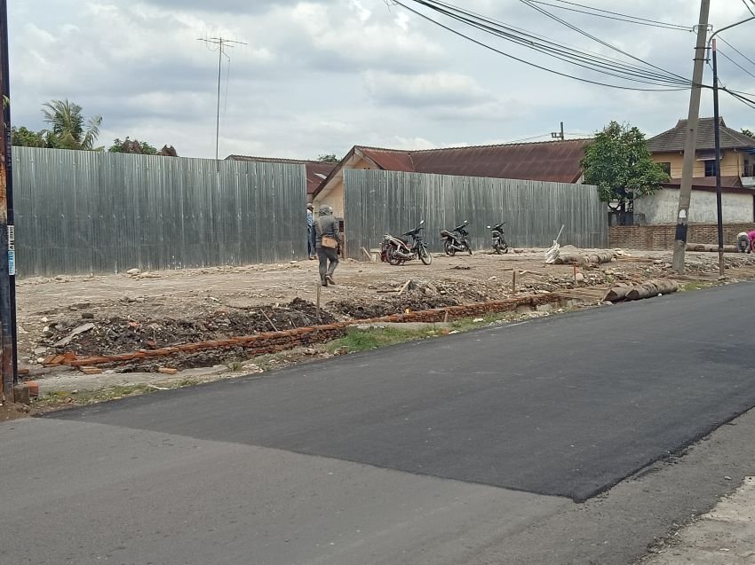 Alamak, Pengembang Dirikan Komplek Perumahan Tanpa Ada Plang