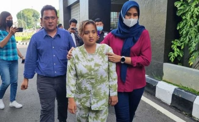 Dijerat 2 Pasal, Selebgram Lina Mukherjee Terancam Penjara Maksimal 5 Tahun