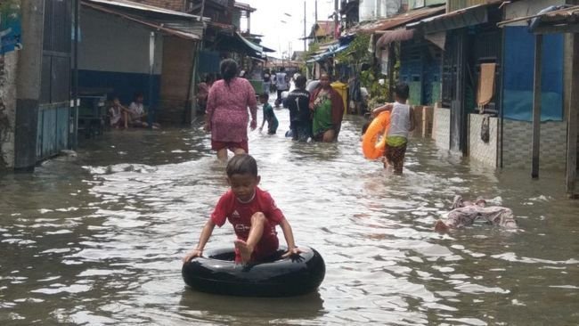 Medan Belawan Dilanda Banjir Rob, Ratusan Rumah Terendam