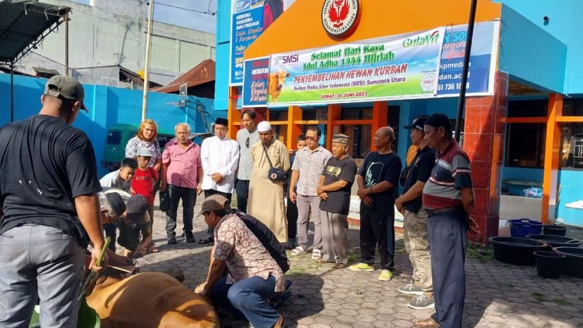 Rayakan Idul Adha, SMSI Sumut Sembelih Hewan Kurban