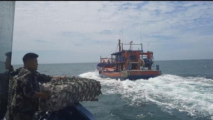Kapal Ilegal Fishing Berbendera Malaysia Ditangkap di Selat Malaka