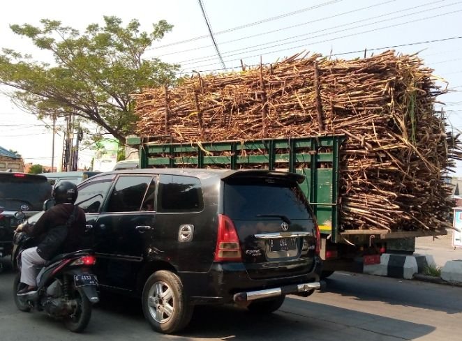 Truk Tebu Over Tonase Bebas Melintas, Dishub Pemalang Tutup Mata