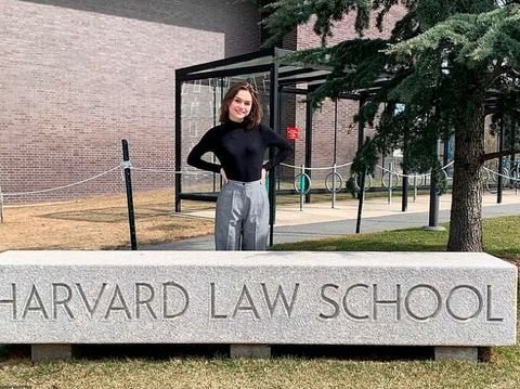 Kisah Gadis yang Lahir di Penjara dan Kini Kuliah di Harvard