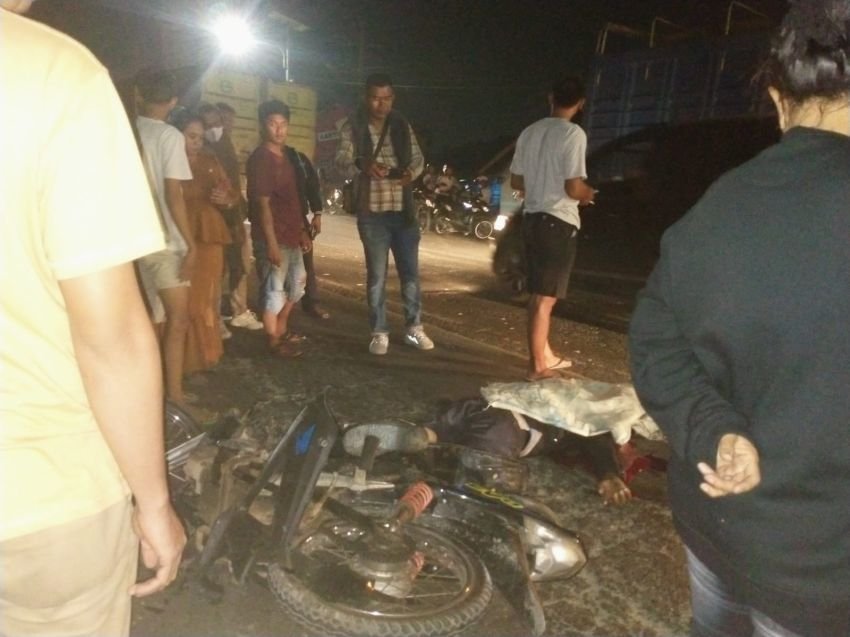 Diduga Tabrak Truk Terparkir, Warga Pantai Cermin Tewas