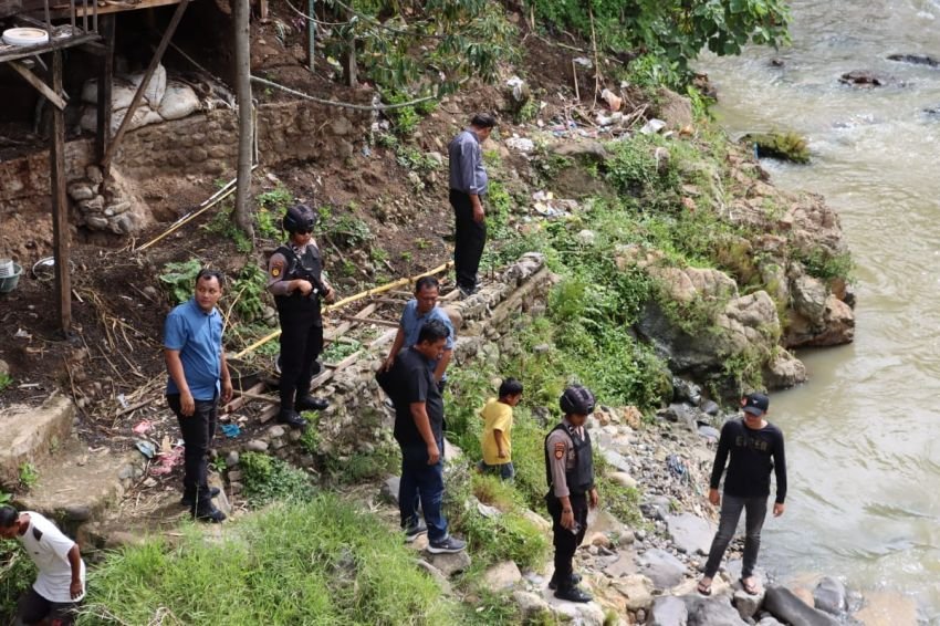 Kampung Silayanglayang Digrebek, Kapolres Padangsidimpuan Pimpin Kegiatan