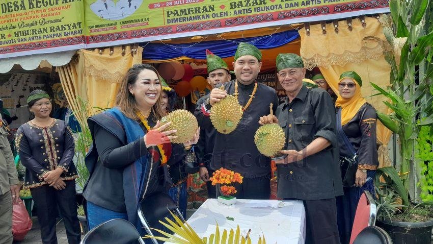 HUT Pakpak Bharat Ke-20 dan Pesta Oang-Oang 2023, Stand Kecupak II Tampilkan Produk UMKM serta Hasil Bumi