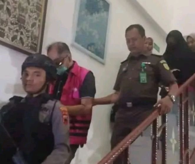 Dua Tersangka Dugaan Korupsi Pembangunan Pelabuhan Laut Ditahan Kejari Batang