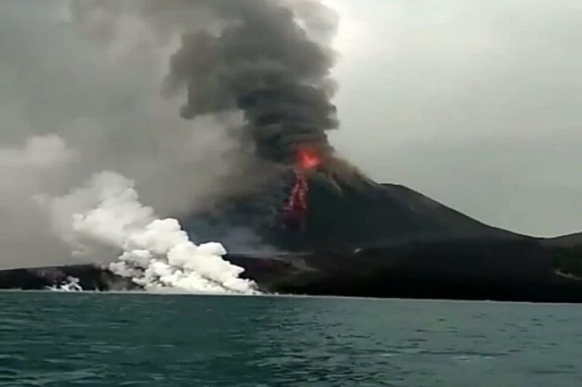 Dalam Sepekan, Anak Krakatau Erupsi 195 Kali