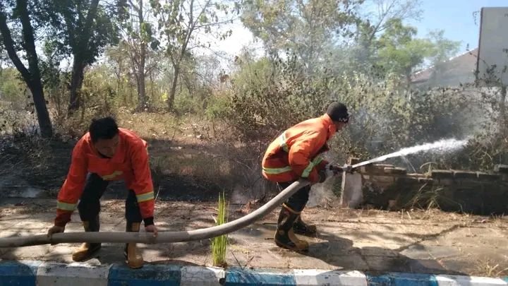 Gedung Koperasi di Ponpes Sumber Bungur Dilalap Si Jago Merah