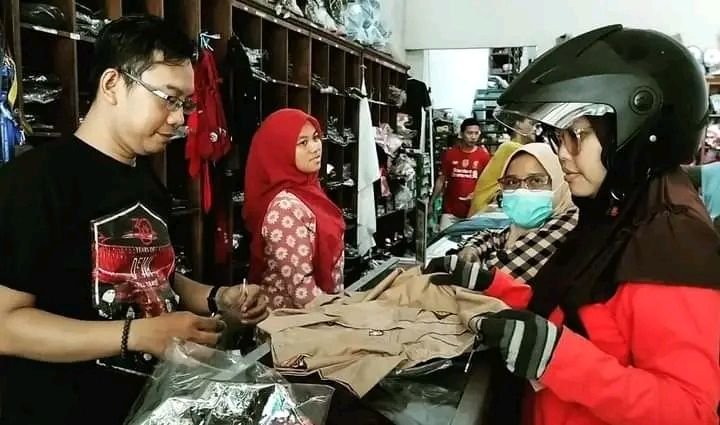 Tahun Ajaran Baru, Rezeki Baru, Pedagang Seragam Sekolah Alami Peningkatan Omzet