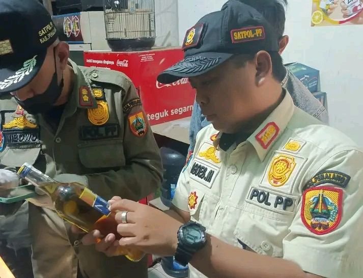Ratusan Minuman Keras Diamankan Petugas