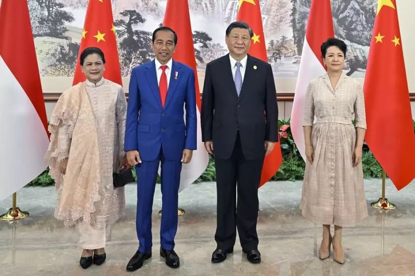 Kunjungan ke Chengdu, Jokowi Berhasil Gaet Investasi US$ 11,5 Miliar dari Industri Kaca Tiongkok