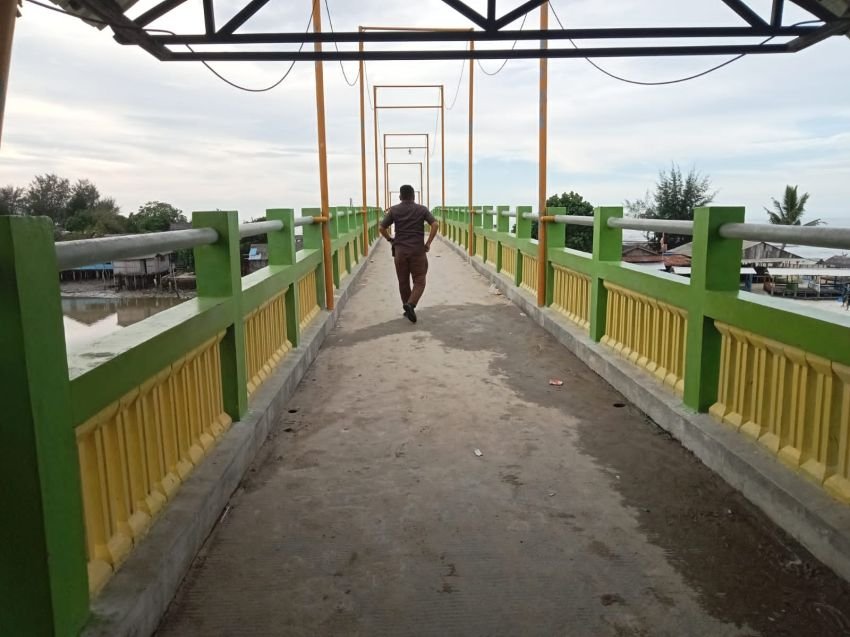 Pembangunan Jembatan Jadikan Pantai Sialang Buah semakin Menawan, Pengunjung Terus Bertambah