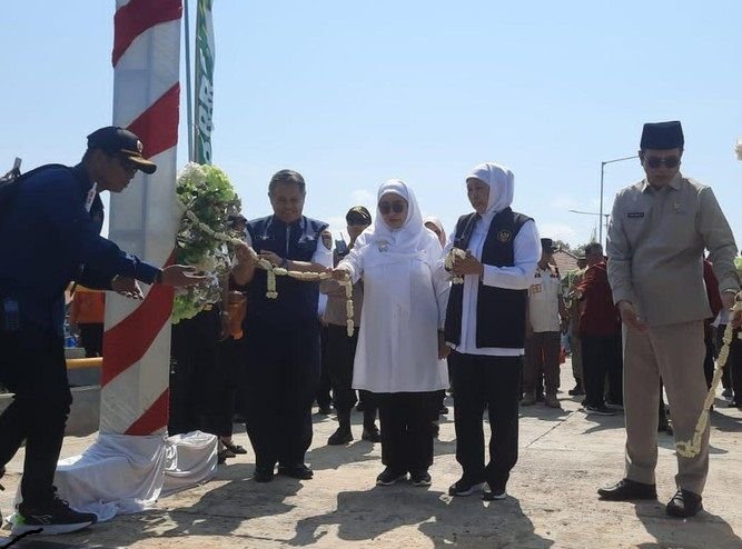 Gubernur Jatim Khofifah Resmikan Dua Pelabuhan di Sumenep