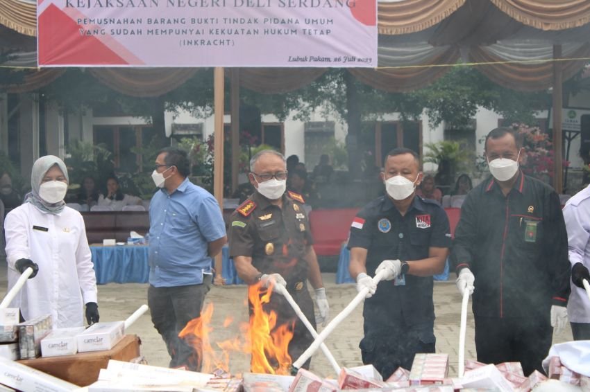 Sudah Inkracht, Kejari Deliserdang Musnahkan Barang Bukti 405 Perkara