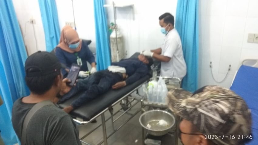 Pria Tak Sadarkan Diri Ditemukan Terkapar di Pembuangan Sampah