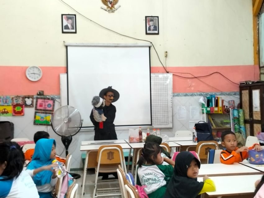 Tingkatkan Kreativitas, SDN Kedungdoro V Gelar Fun Game