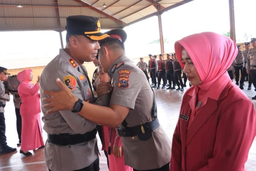 AKBP James Pimpin Serah Terima Jabatan Kabag Ops Polres Labuhanbatu