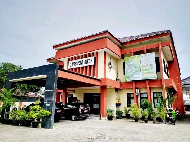 130 SDN di Sumenep Kekosong Kepsek