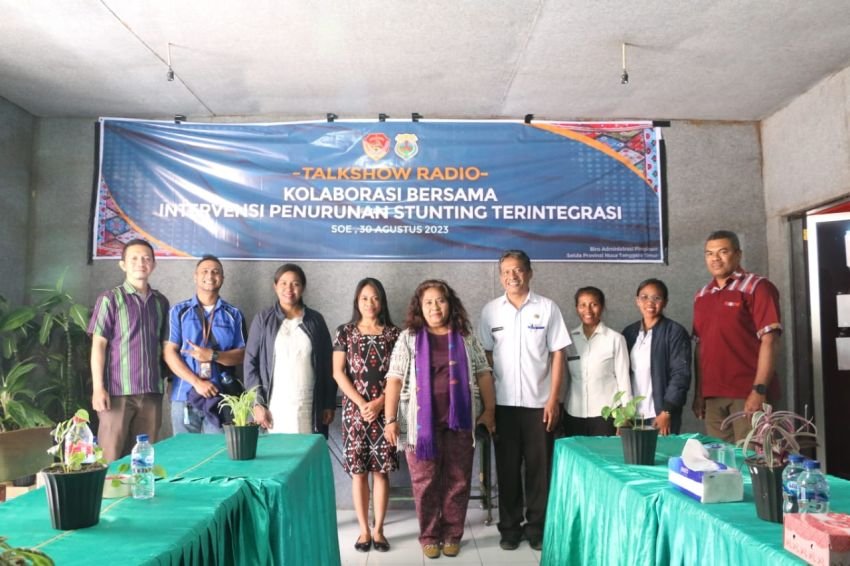 Pimpinan Setda Provinsi NTT Gelar Talk Show Radio, Bahas Penurunan Stunting