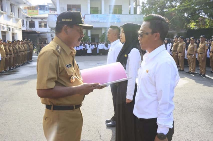 Wali Kota Binjai Serahkan 305 SK P3K