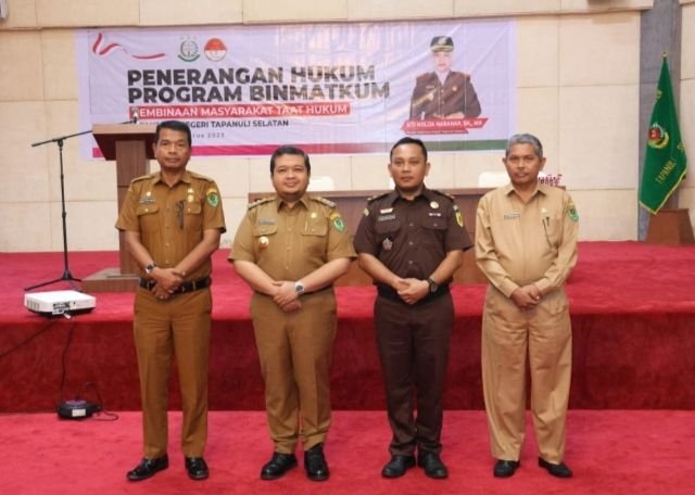 Kejari Tapsel Gelar Sosialisasi Hukum ke Para Kades