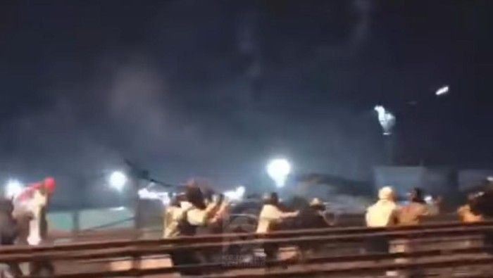 Dua Kelompok Massa Terlibat Tawuran Gunakan Sajam di Semarang