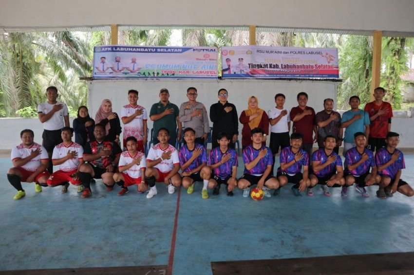 Kapolres Buka Turnamen Futsal RS Nur’aini dan Polres Labusel Cup