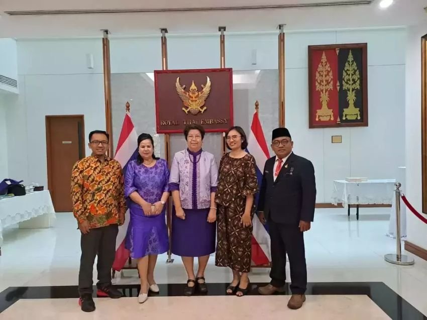 Gaya Mengajar Unik, Guru SMP Negeri 2 Binjai Raih Penghargaan dari Kerajaan Thailand