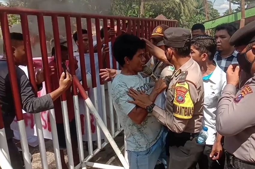 Unjukrasa Puluhan Nelayan di PKS Ajamu Labuhanbatu Nyaris Ricuh dan Baku Hantam