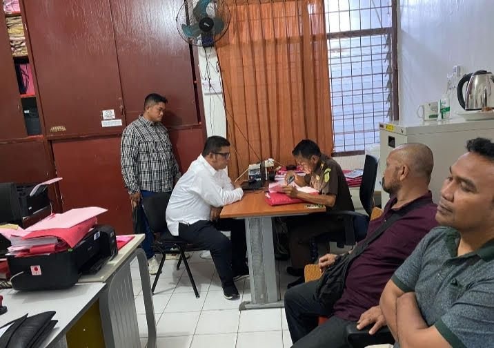 Kejari Psp Terima Tersangka dan Barang Bukti Penganiayaan
