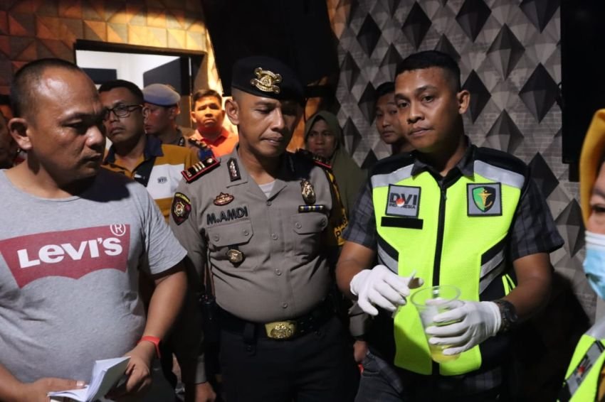 Urine Anggota DPRD Labuhanbatu Yang Sempat Diamankan Saat Berada di THM Positif Narkoba