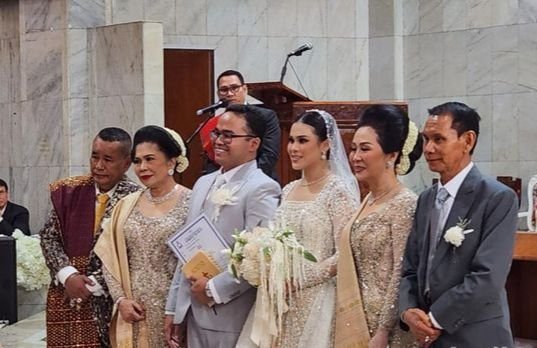 Meriahnya Pernikahan Anak Hotman Paris, Ada Menteri Hingga Deretan Mobil Mewah