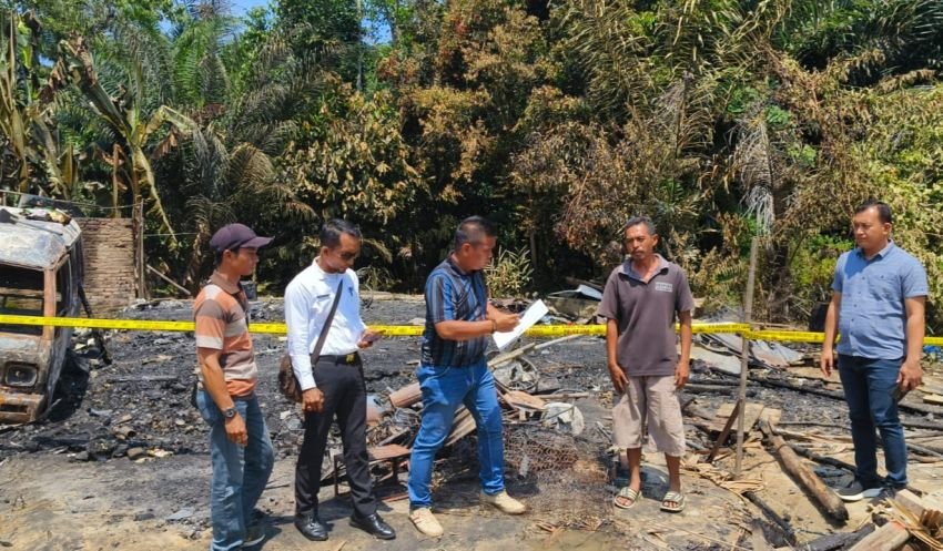 Diduga Arus Pendek 1 Rumah di Langkat Hangus Terbakar
