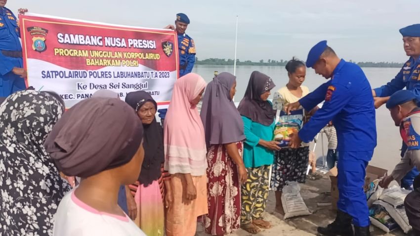 Sambang Nusa Presisi, Satpolairud Polres Labuhanbatu Berikan Bantuan Sembako