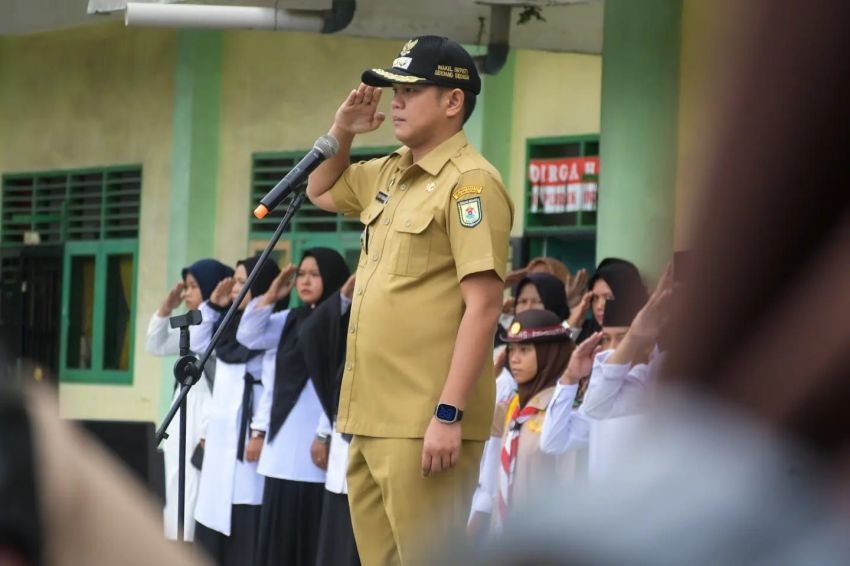 Jadi Pembina Upacara di Al-Washliyah Perbaungan, Wabup Sergai Berpesan Jauhi Narkoba