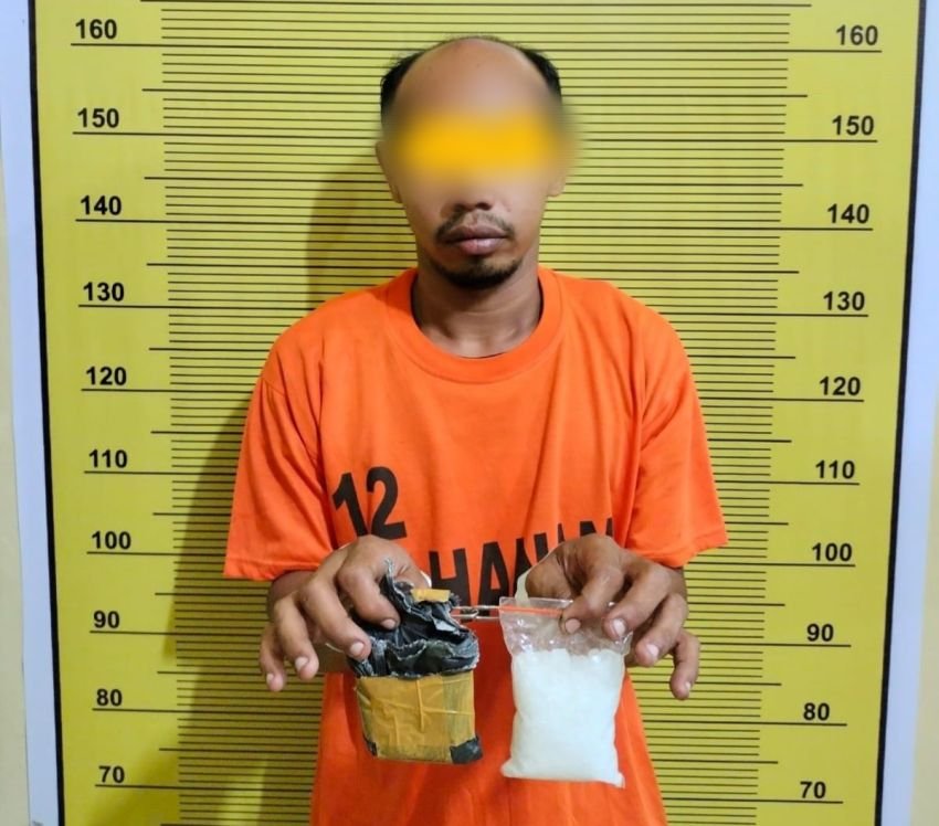 Duduk Santai di Sepeda Motor, Bandar Sabu Ditangkap Polisi, 100 Gram Sabu Ditemukan