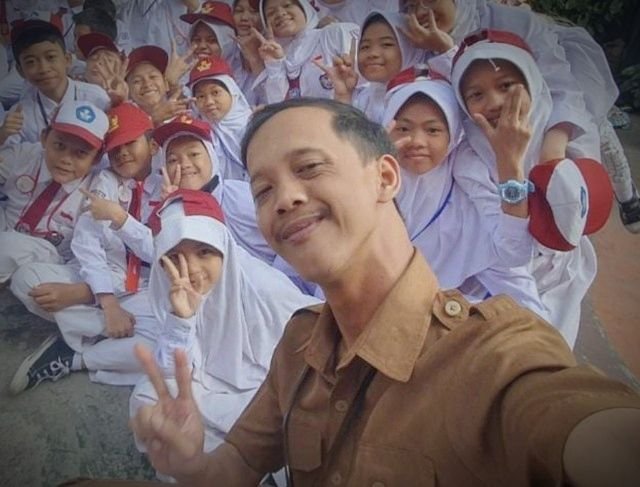 Gegara Laporkan Pungli, Guru Favorit Dipecat dari SDN Cibeureum 1